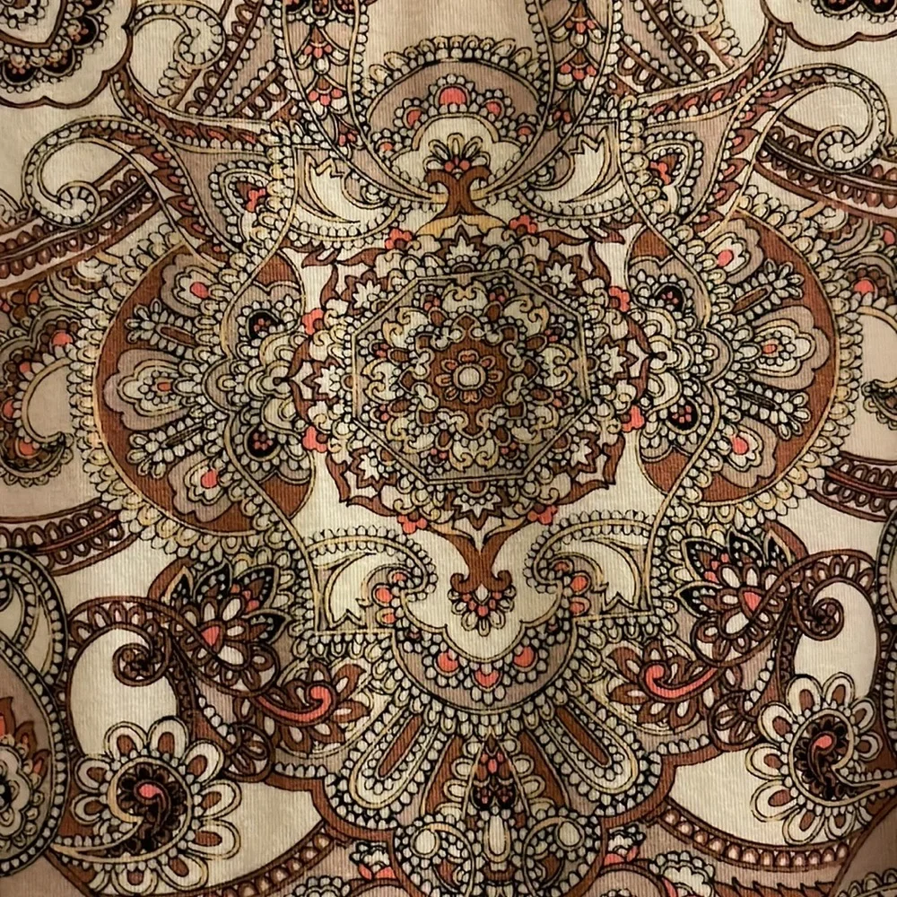 Dusty Rose Paisley Tee - Picture 3 of 7